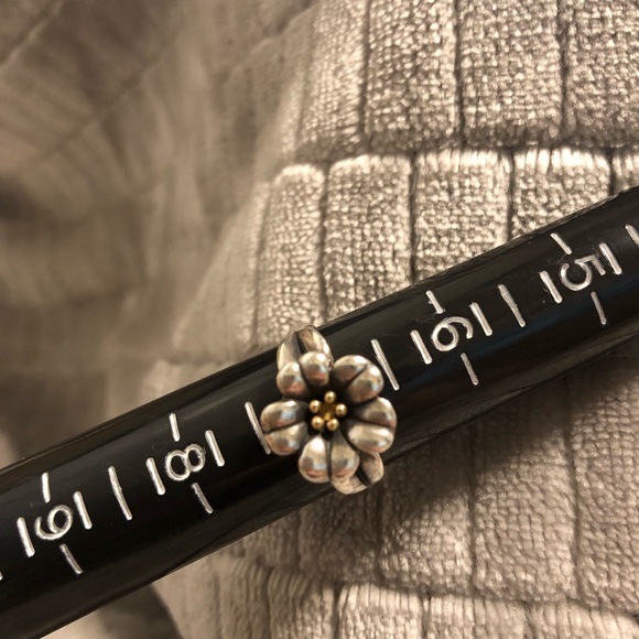 James Avery April Flower Retired ring - Picture 7 of 7